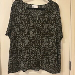 Nordstrom Rack Women’s Black & White Geometric Blouse – V-Neck, Short Sleeve 1X